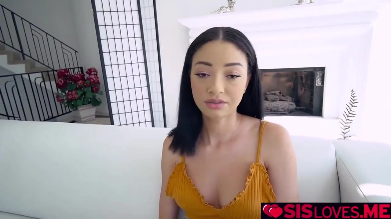 Scralett Blooms Eyes Rolls As She Suck Her Stepbrothers