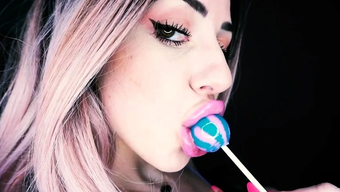 Goddess Fiona – Lollipop Lipstick Fetish