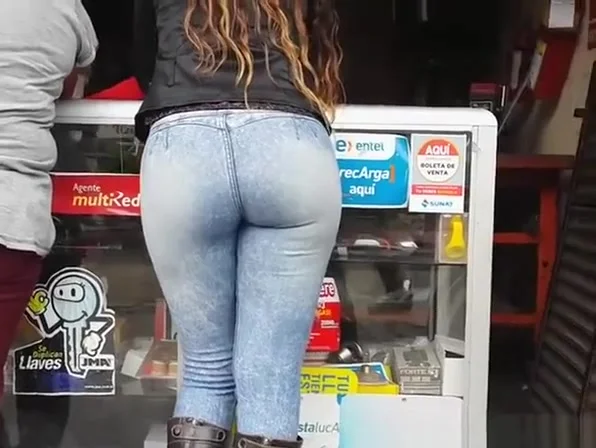 Latin chick with nice booty