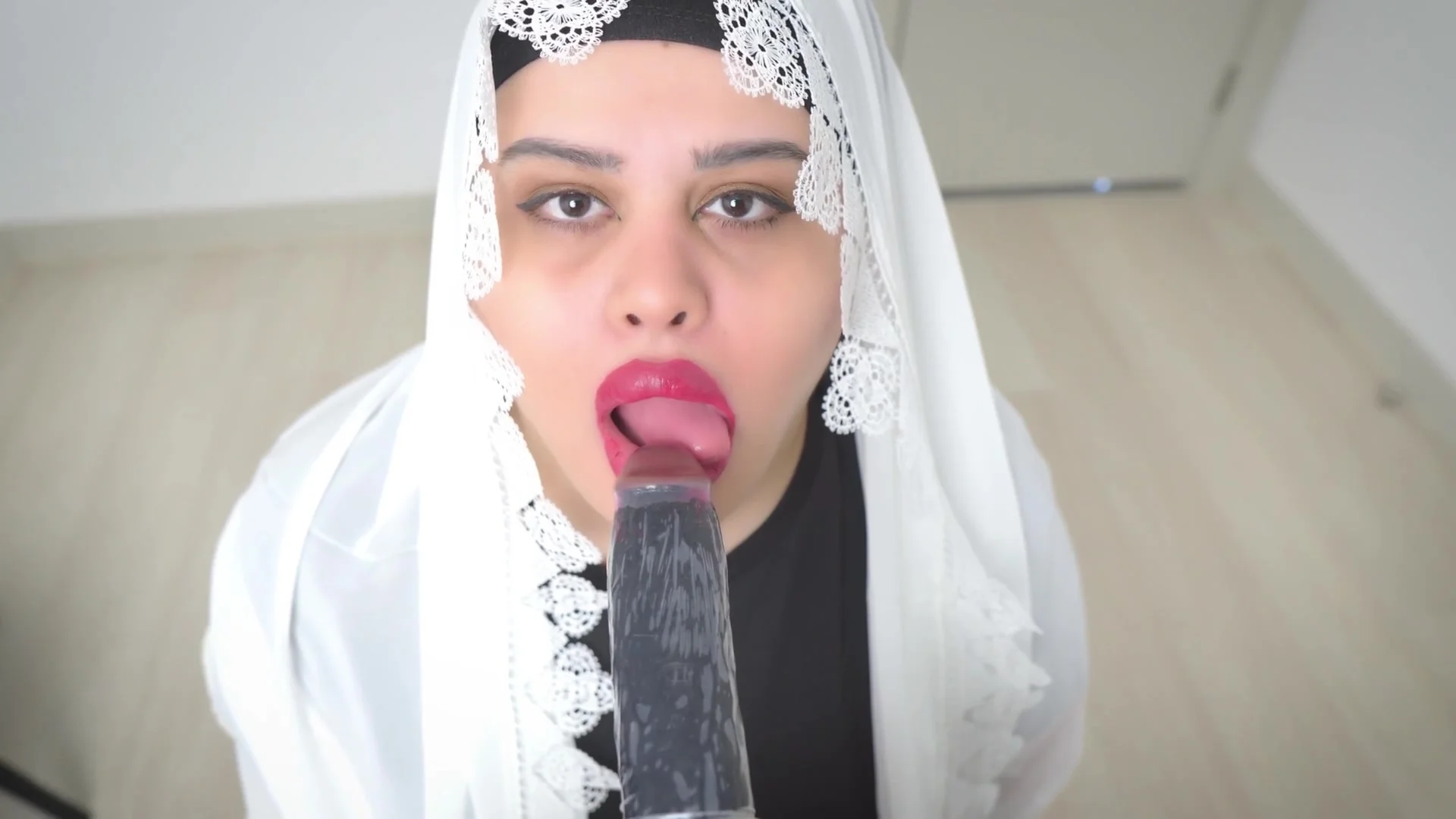 Real Arab Stepmom In Hijab Squirting Wet Pussy Dildo
