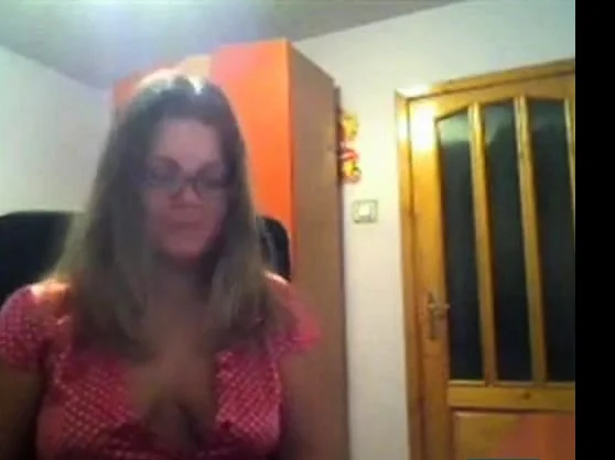 Webcam show with pretty rosebud