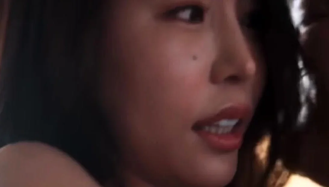 Nude Model Wife's Shocking Affair With Her Boss And