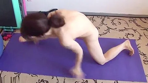Fine-looking mature woman masturbate on camera