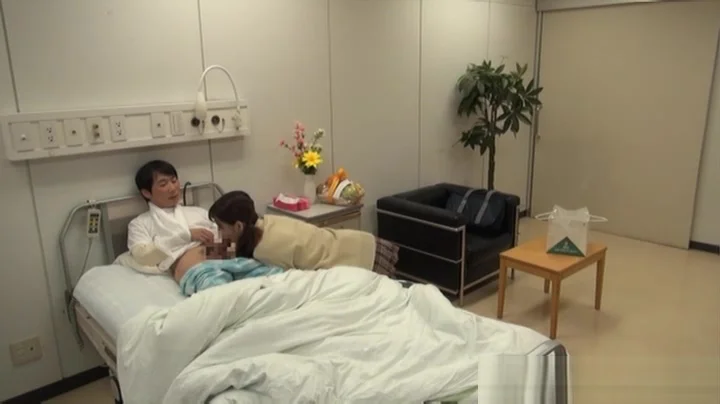 Horny Asian has hardcore sex in a hospital