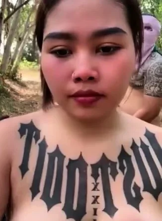 Asian teen outdoor fuck