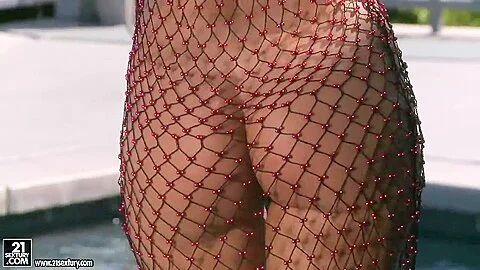 Sandy shows off her booty and masturbates