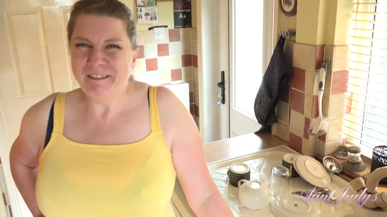 Your Busty Mature Bbw Wife Rachel Sucks Your Cock In The Kitchen (pov)