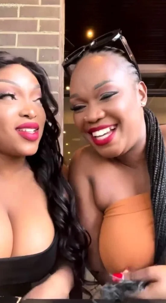 bustylwa lesbo bathroom scene