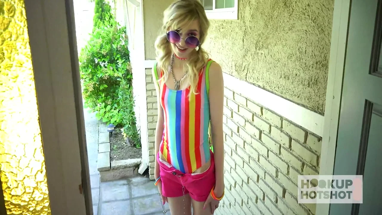 Blonde Hottie Mackenzie Moss Gets Screwed And Sprayed So Hard!