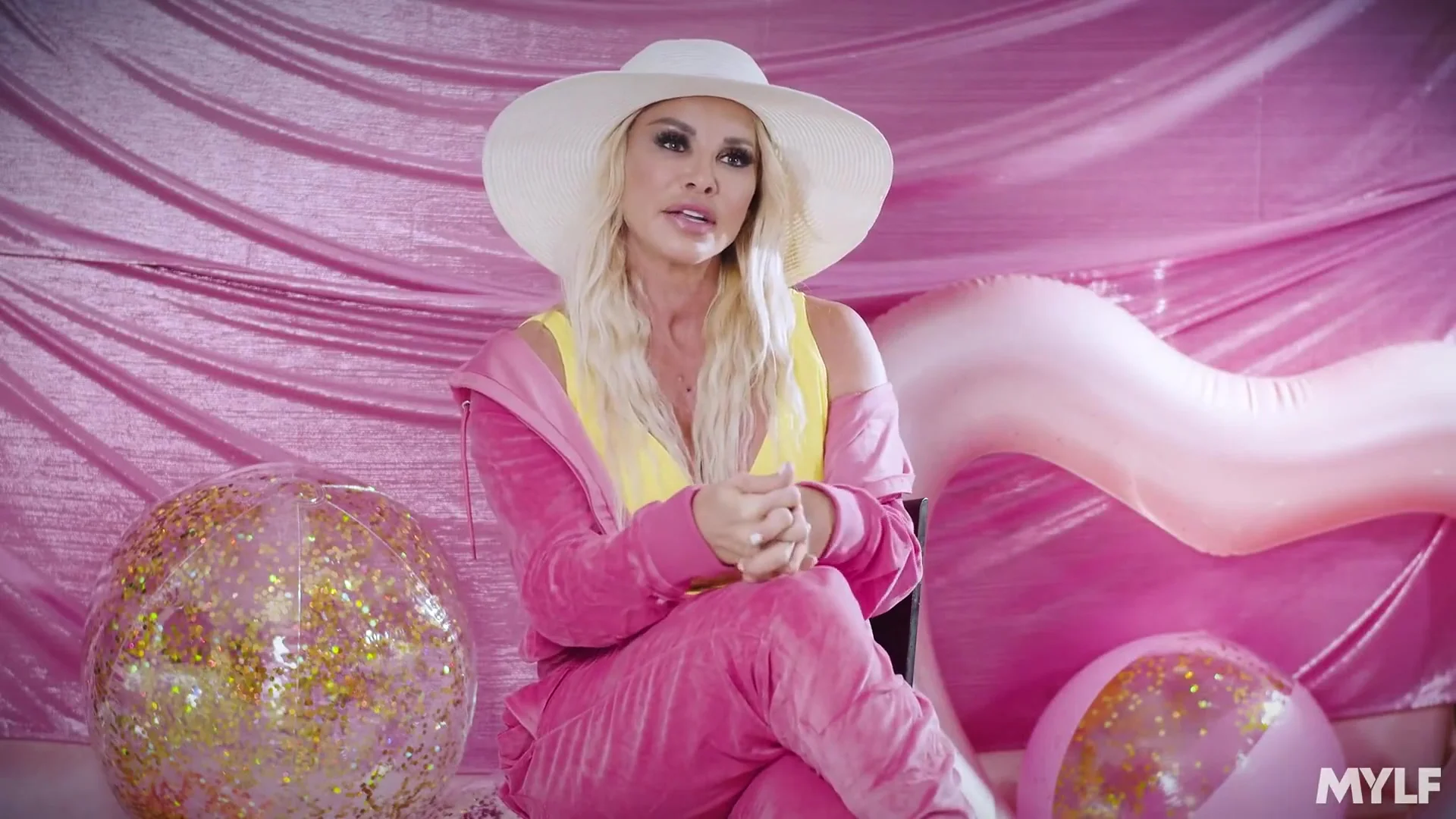 Robbin Banx - High Quality Blonde