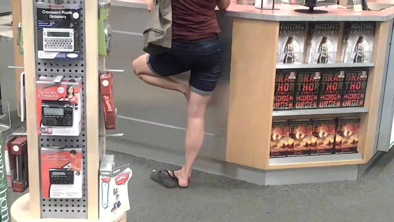 Candid feet #38