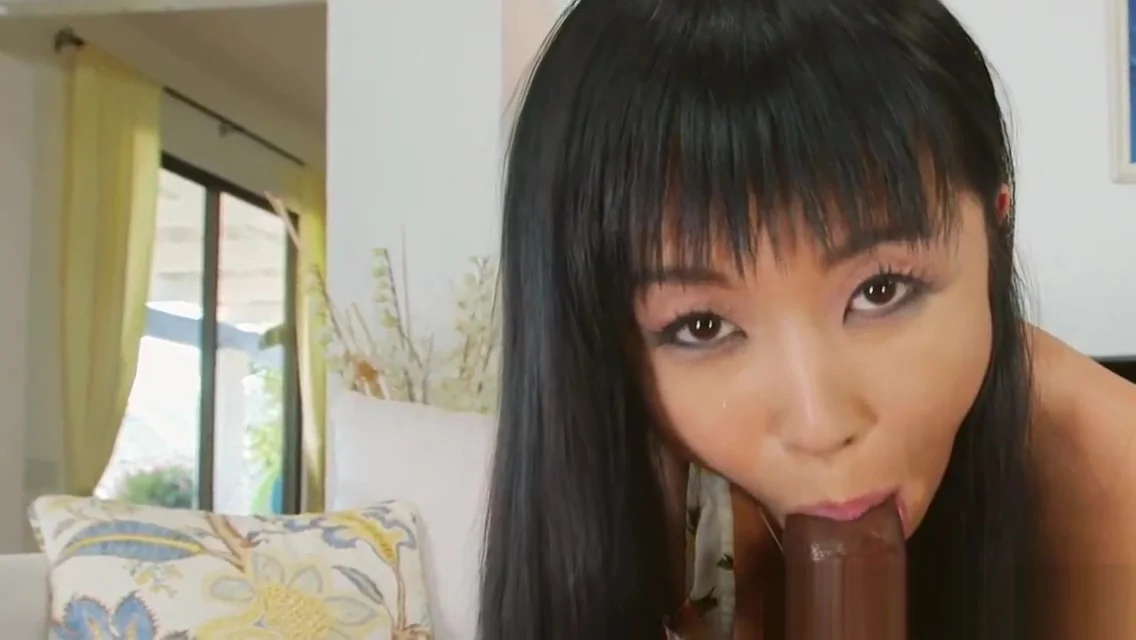 Asian amateur babe gets facialized