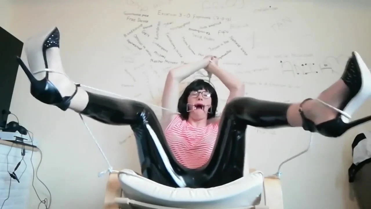 teen 18+ Chairtied in latex pants