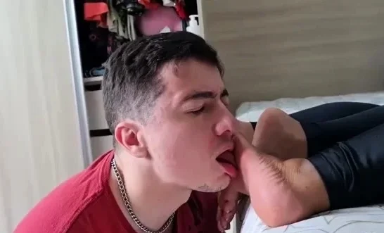 Goddess Kiffa - Lost bet lick Smelly Feet