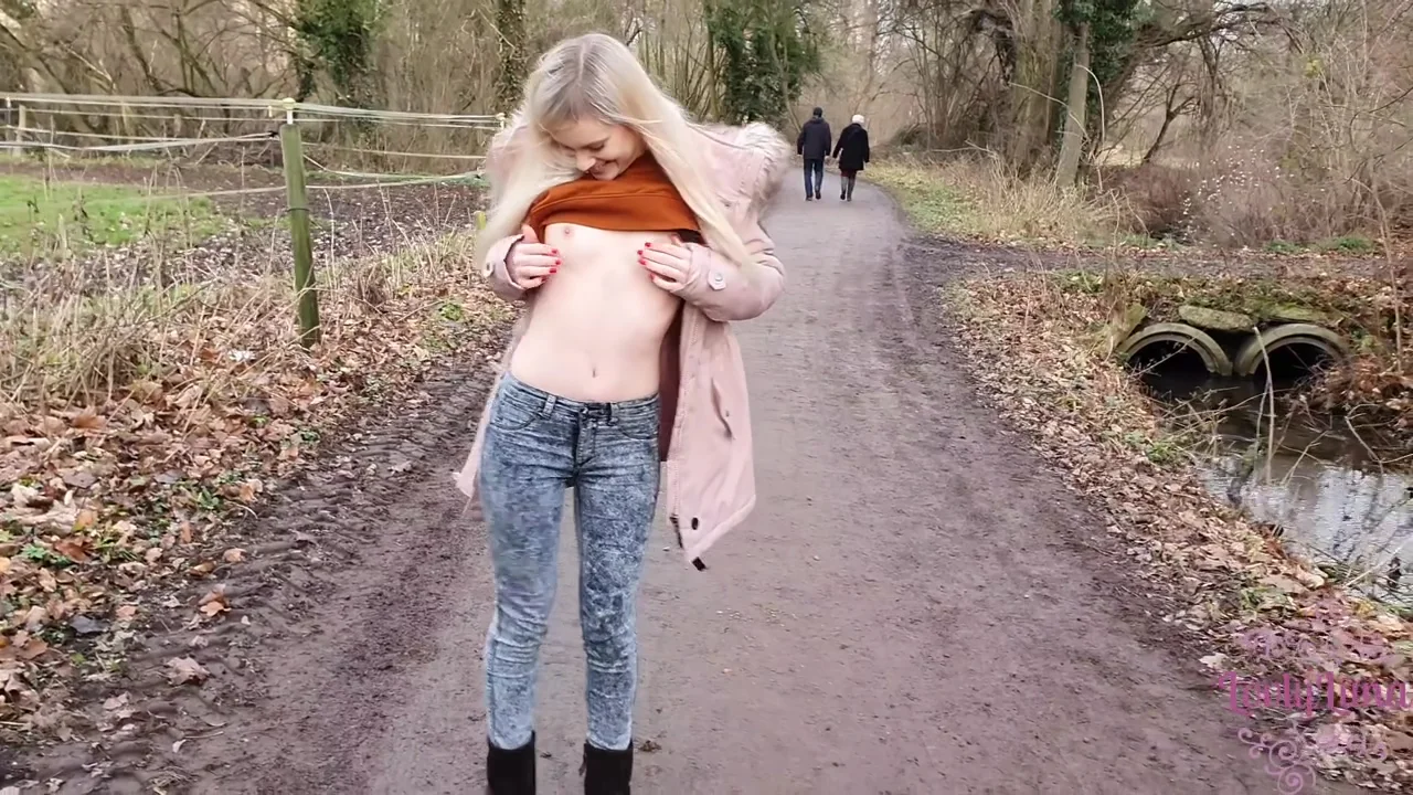 Lovlyluna - Cute German Girl Public Nude Walk 4k