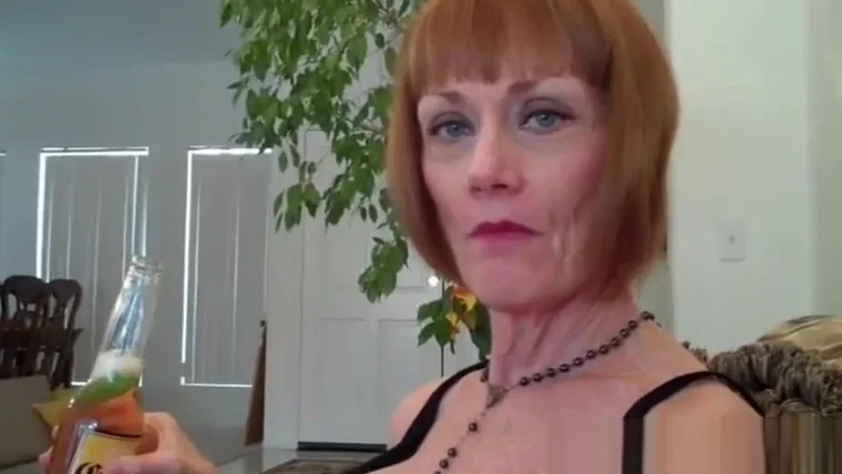 Sexy Amateur GILF Cocksucker