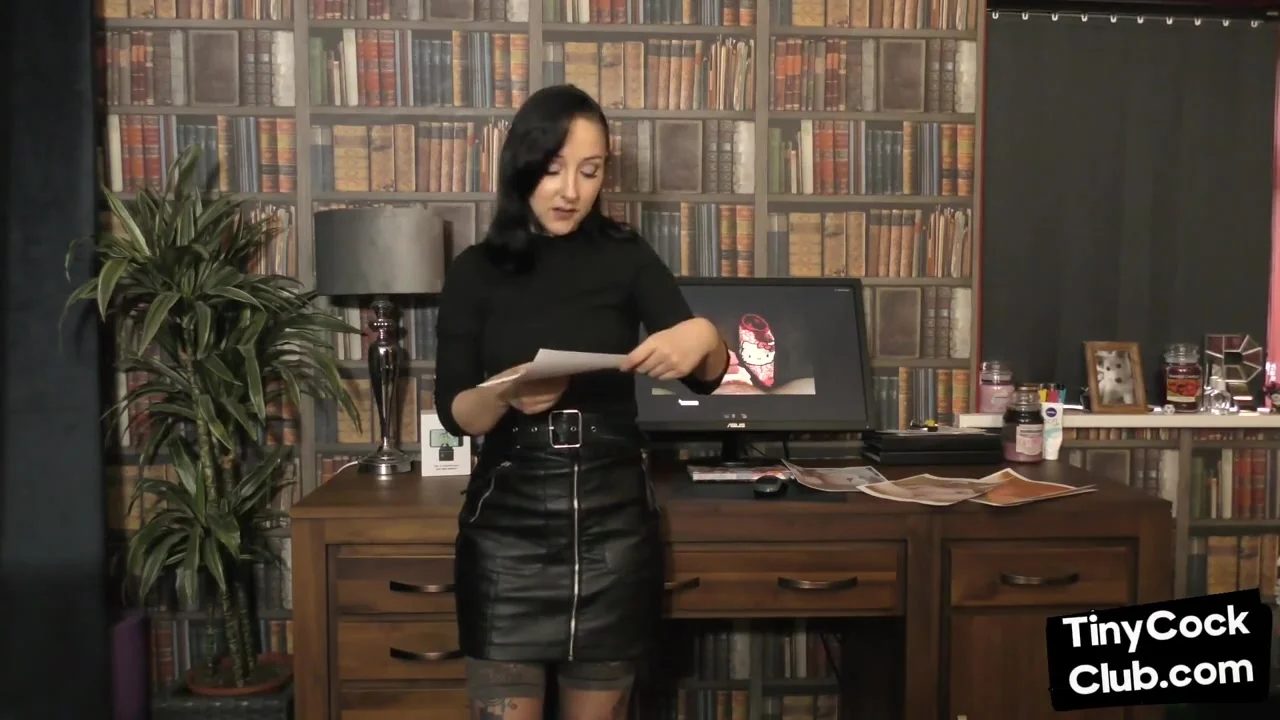 SPH dirty talk by solo babe in leather and stockings