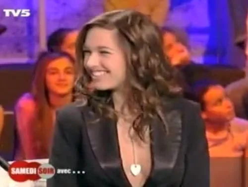 Spanish TV model has breathtaking cleavage