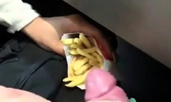 Small french fries with mayonnaise