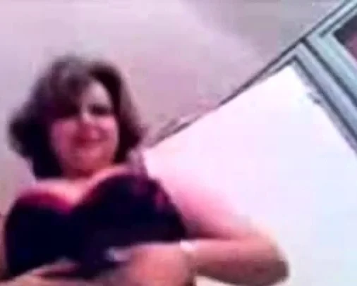 Arabian Milf on cam show her amazing body