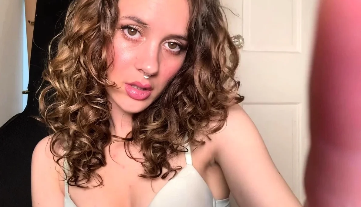 Sugar Boogerz ASMR Cozy Kisses Video