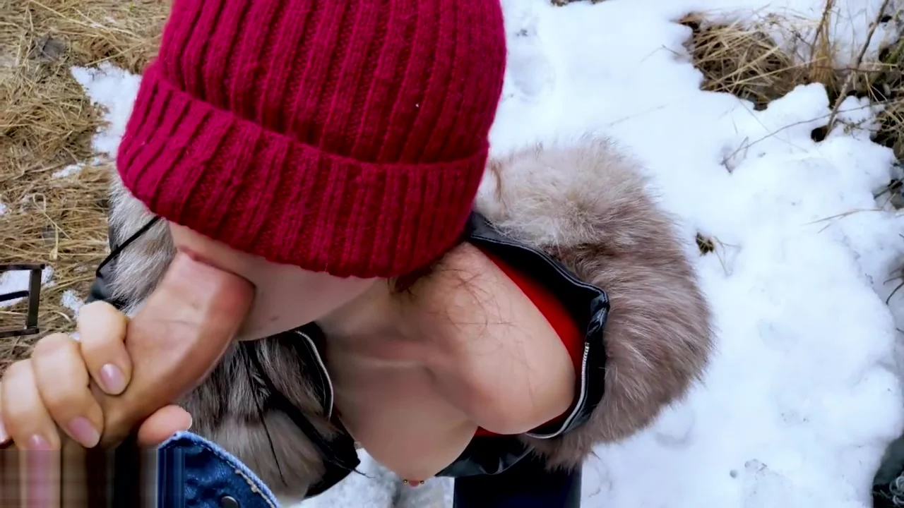 Risky blowjob on the waterfront. He cum on my stomach! - Sexy Yum Yums