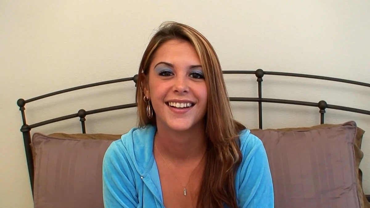 Watch his 19 yr old gf have a hot orgasm on video