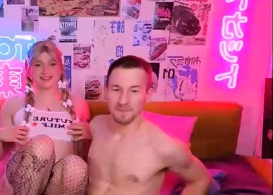 Amateur Hot Blonde Sucking Her Boyfriend s Dick On Webcam