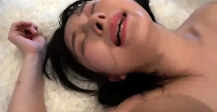 Amateur asian stepsister teen eating pussy in high def
