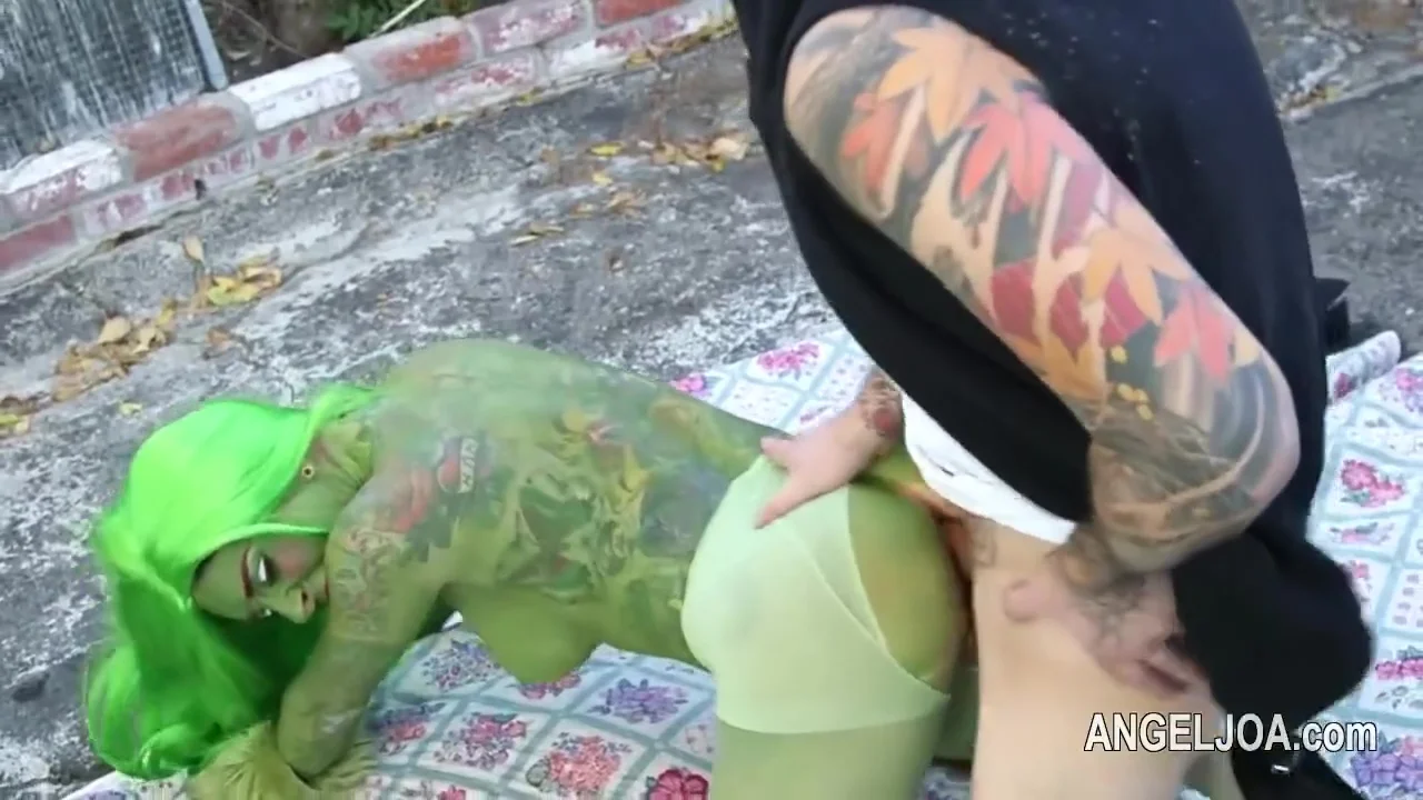 Subtle Fetish Tatooed Girls Fucking Huge Cock