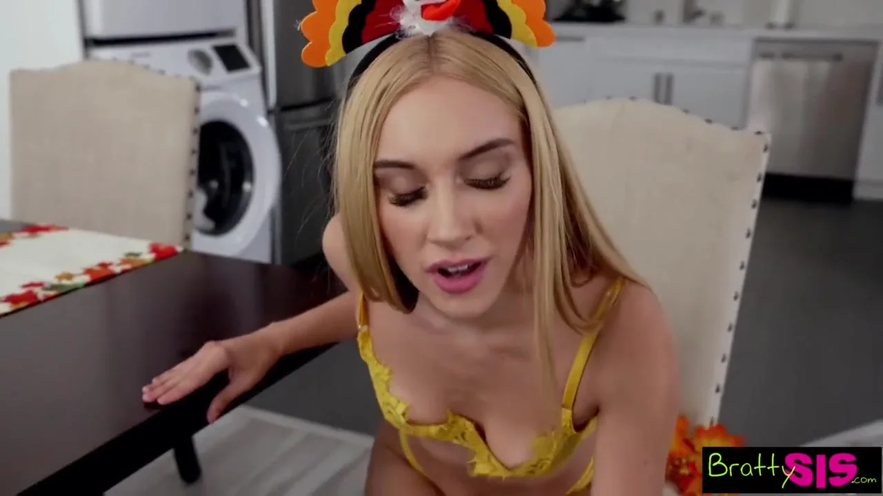My Stepsisters Sexy Thanksgiving - S20:e9