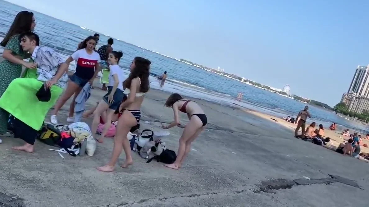 YOUNG SLUTS TEASING