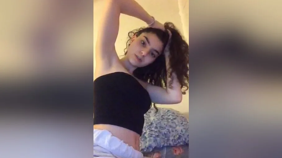 Turkish teen 18+ Showing Tits
