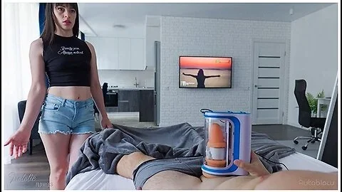 Slutty Stepmom Caught Her Stepson Masturbating With Autoblow