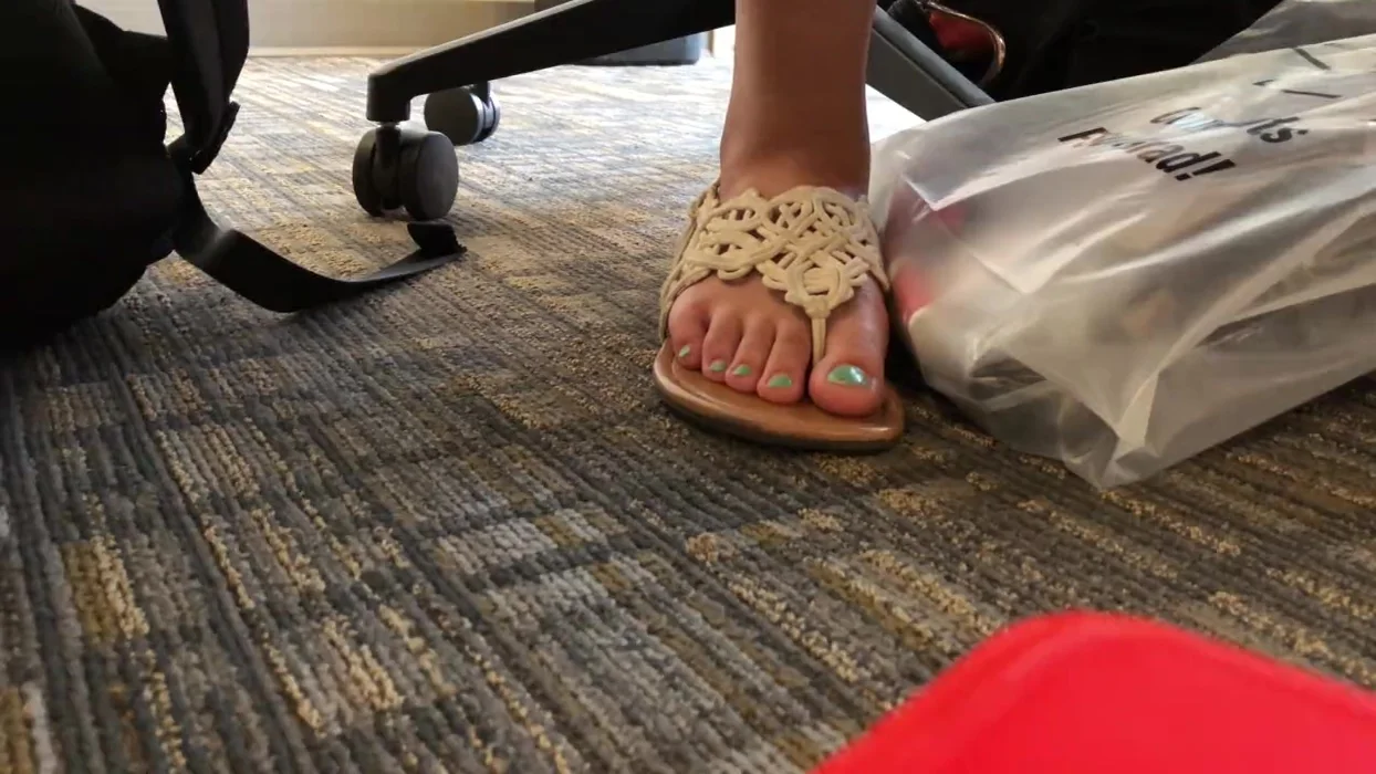 Chelsee Clayton feet in class 3