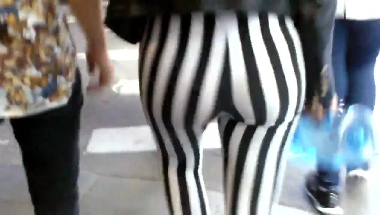 teen 18+ nice butt