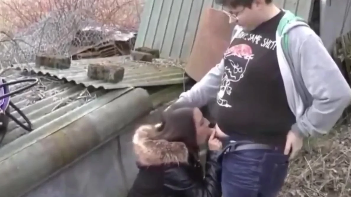 Shameless Amateur Busty teen 18+ Seduces Fat Boy On His Gogging