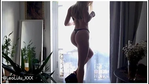 Leo Lulu In Fit Girl Masturbating By The Window