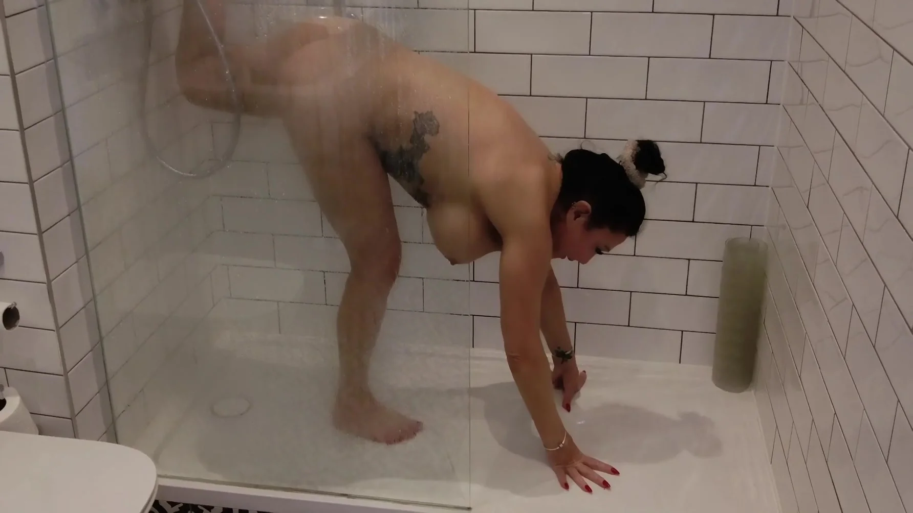 Nicoole Dupapillon Uks Longest Labia - A Sexy Shower