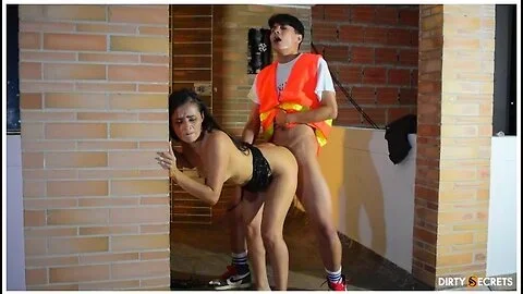 Housewife Gets Fucked By Electrician To Be Rewarded For His Work