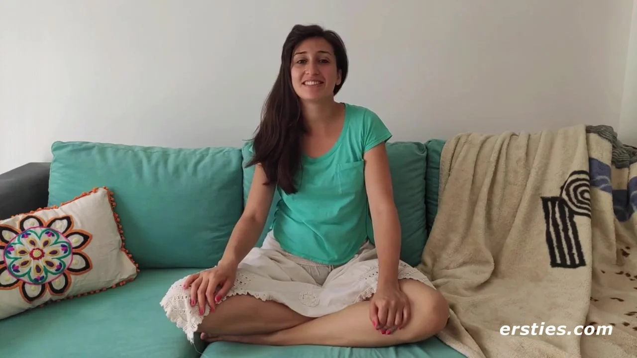 Sexy Yoga Teacher Shows Us How She Relaxes