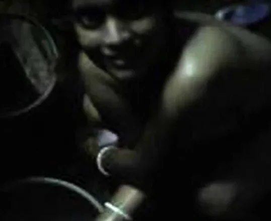 desi bhabi hot nude bath
