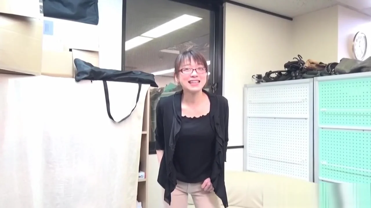 Asian babe pisses pants
