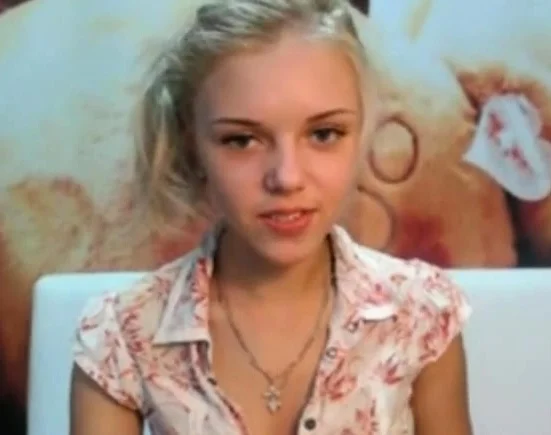 stunning blonde webcam tease
