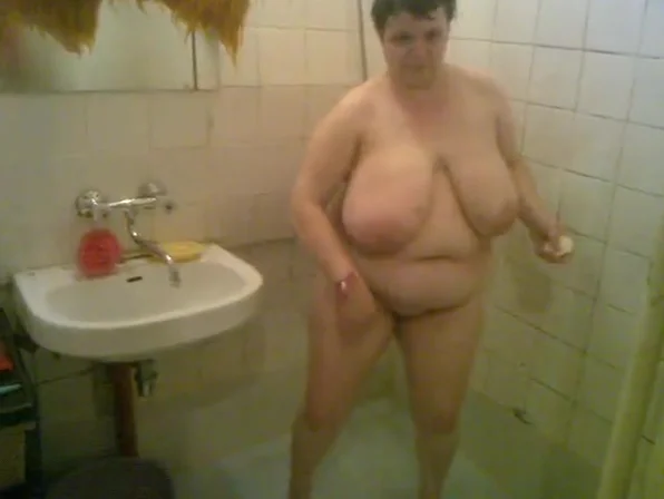 Vanya drinks beer in the bathroom.vol.2