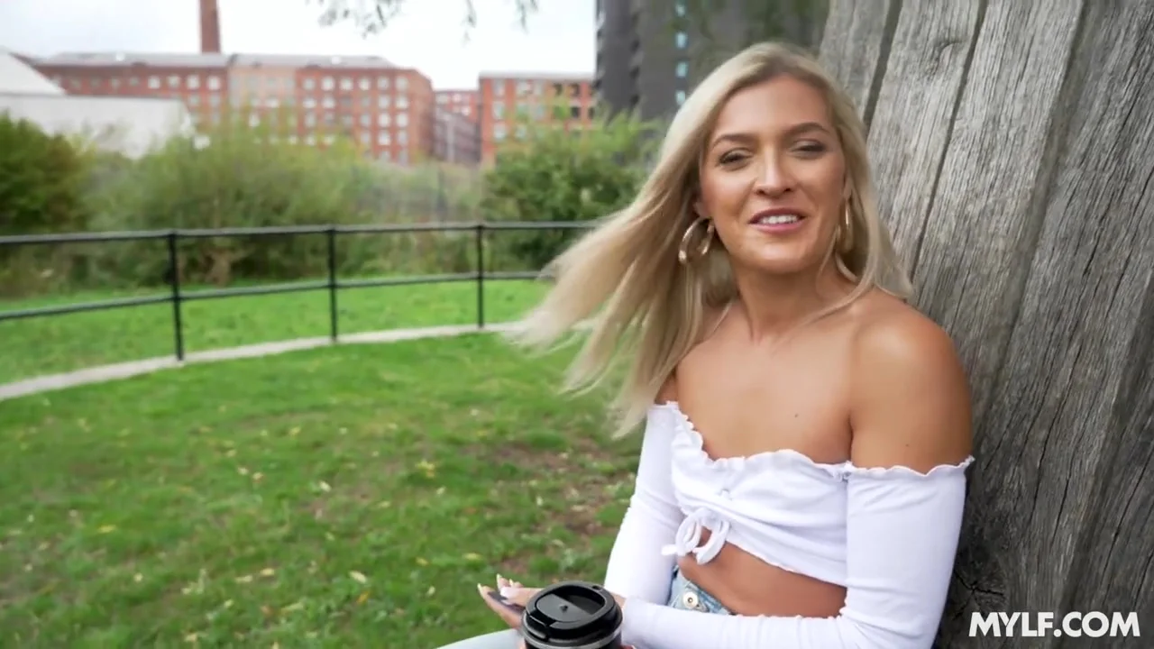 Rhiannon Ryder - Hot Blonde Babe Rides Cock