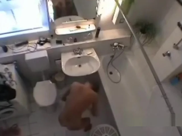 spying 19 years old Eline in our Bathroom
