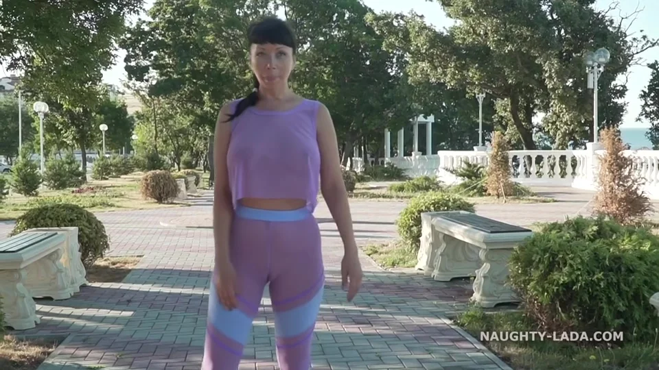 Super Sexy And Per Fection In Sportsuit Public Cloth Cameltoe Milf Step mommy