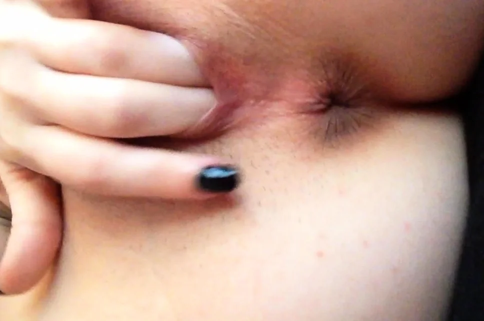 Ass fingering and pussy toying teen