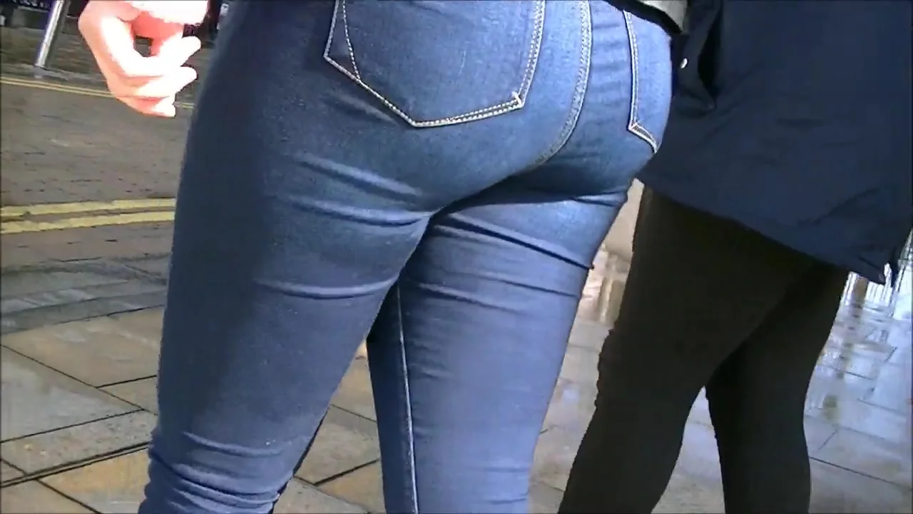 Candid bubble butt teen 18+ tight blue jeans